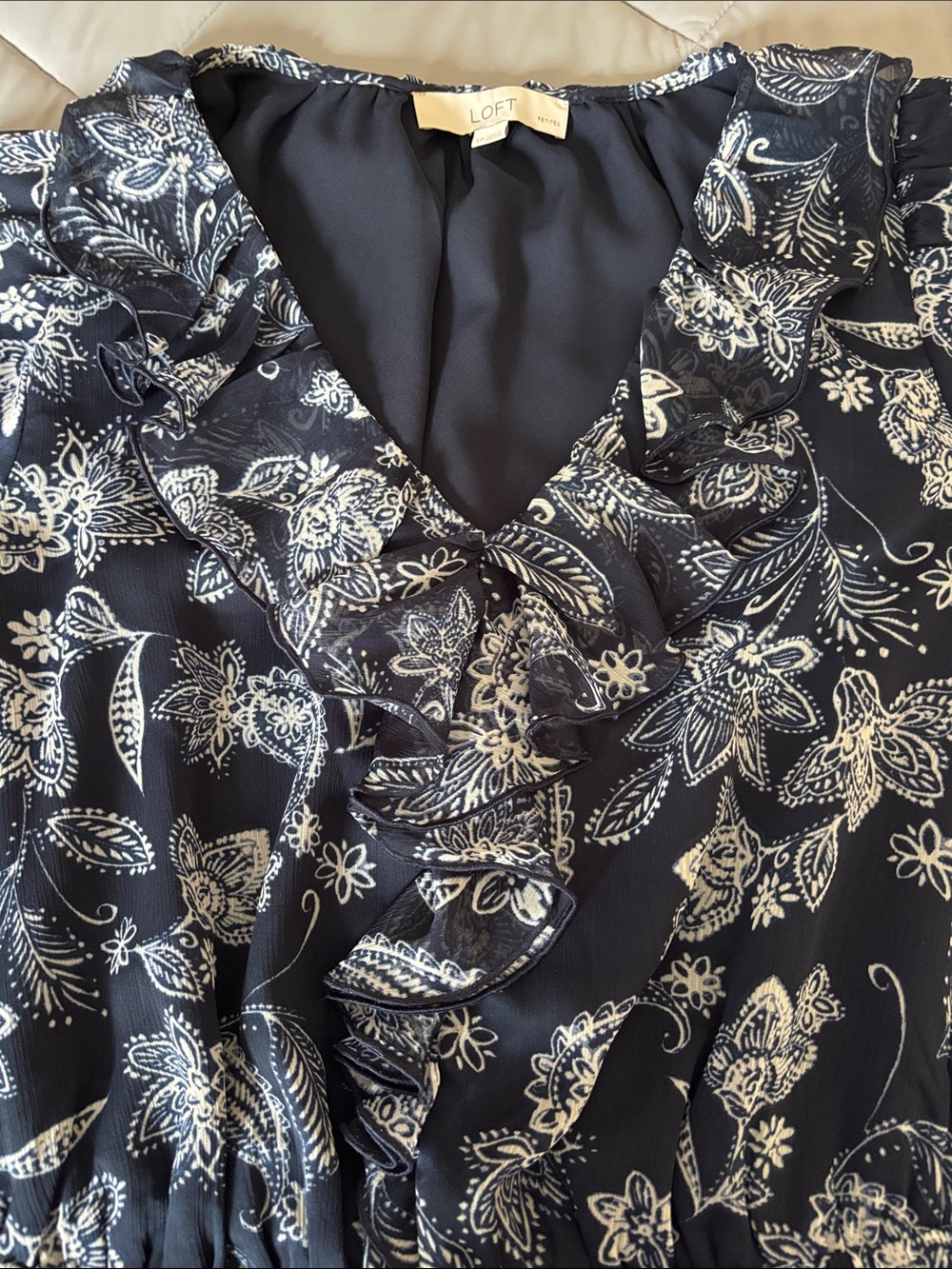 LOFT blouse - Picture 4 of 7